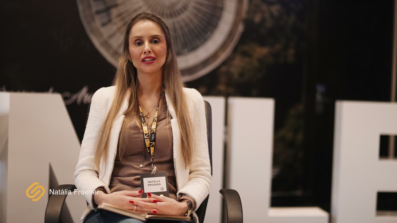 CóPia De NatáLia Froener, Estética dental / lentes de contato em Rio Grande do Sul, em depoimento para a Smile University