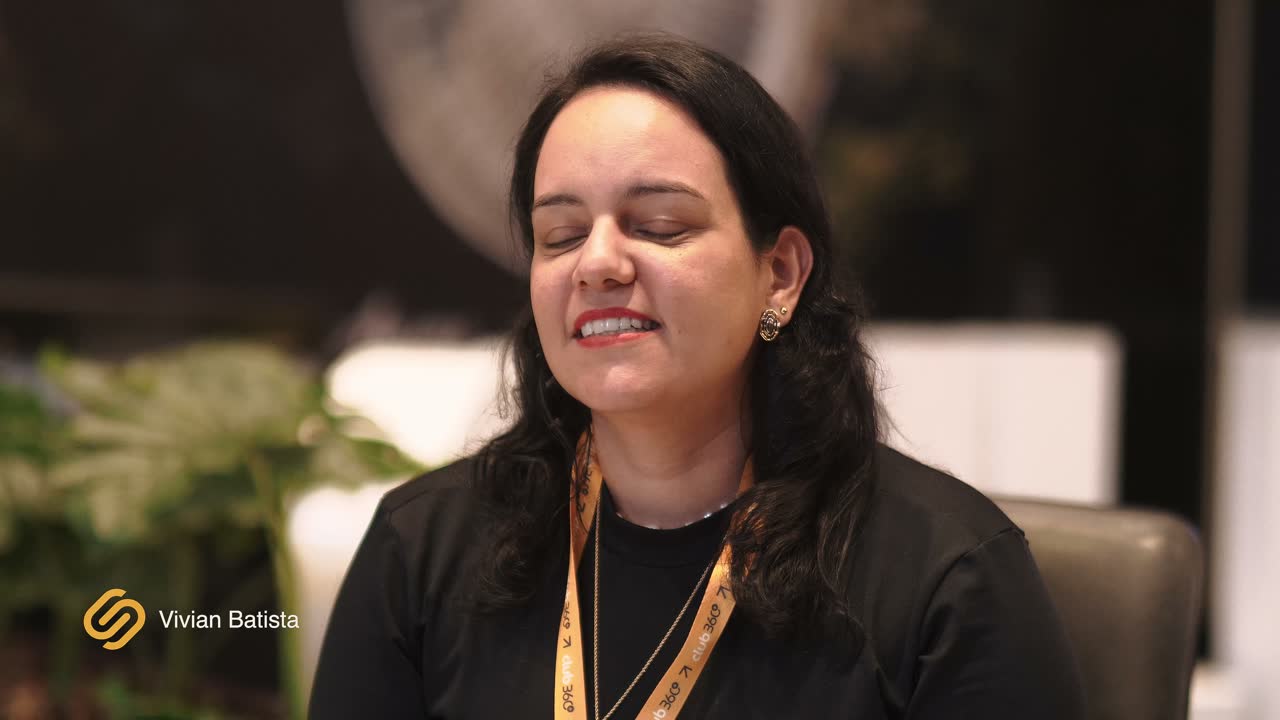 Vívia, Endodontia em Araras, SP, em depoimento para a Smile University